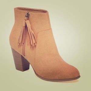 Old Navy Camel Booties With Tassel Side Zip